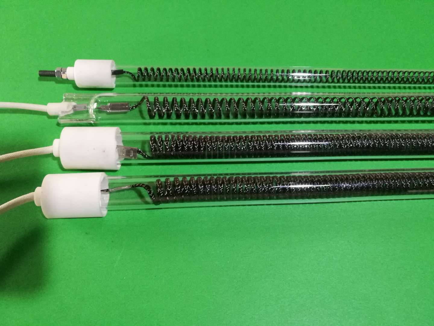 A labeled diagram of a typical carbon IR lamp