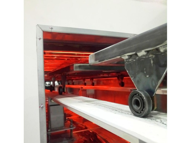 Electric infrared curing oven for continuous production lines